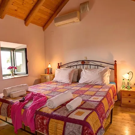 Villa Sleeps 4 Pool Air Con Wifi